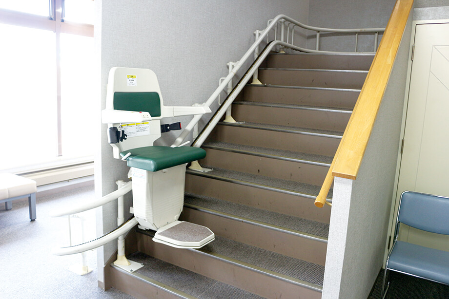 階段自動イス