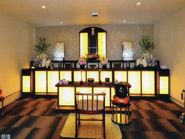 西町ホール（有限会社新津花店）